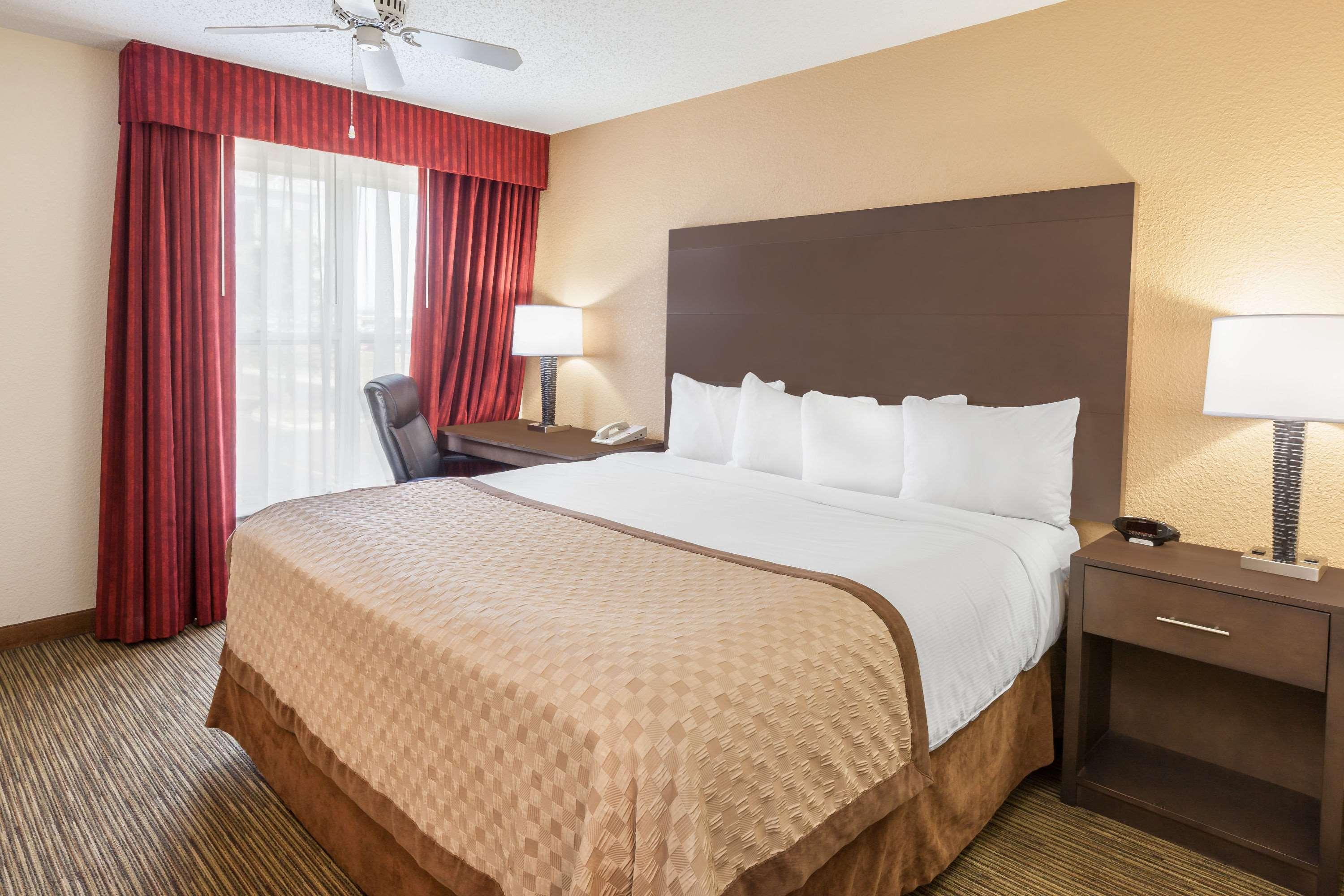 Affordable Suites Of America Detroit-Warren Exteriör bild