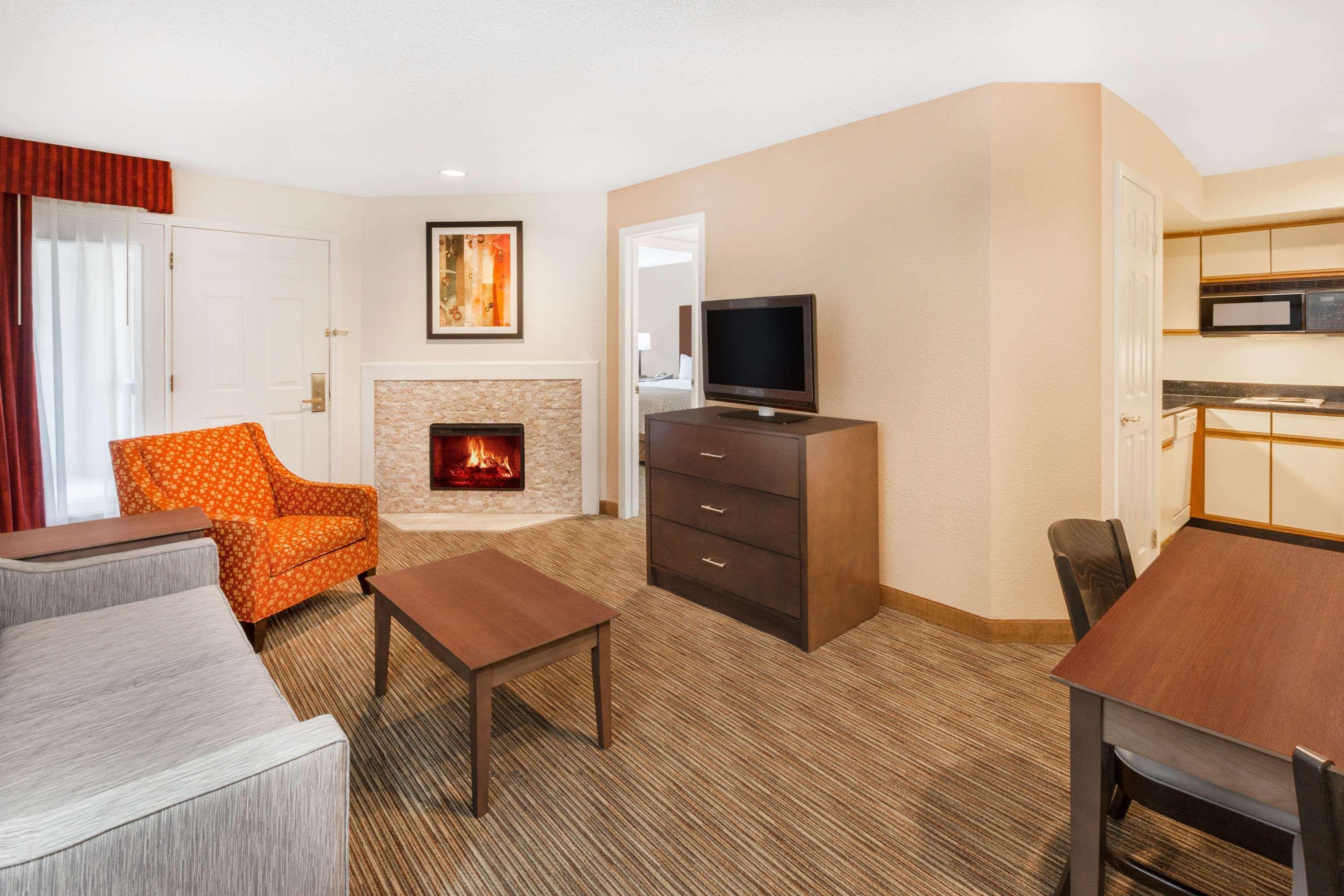 Affordable Suites Of America Detroit-Warren Exteriör bild