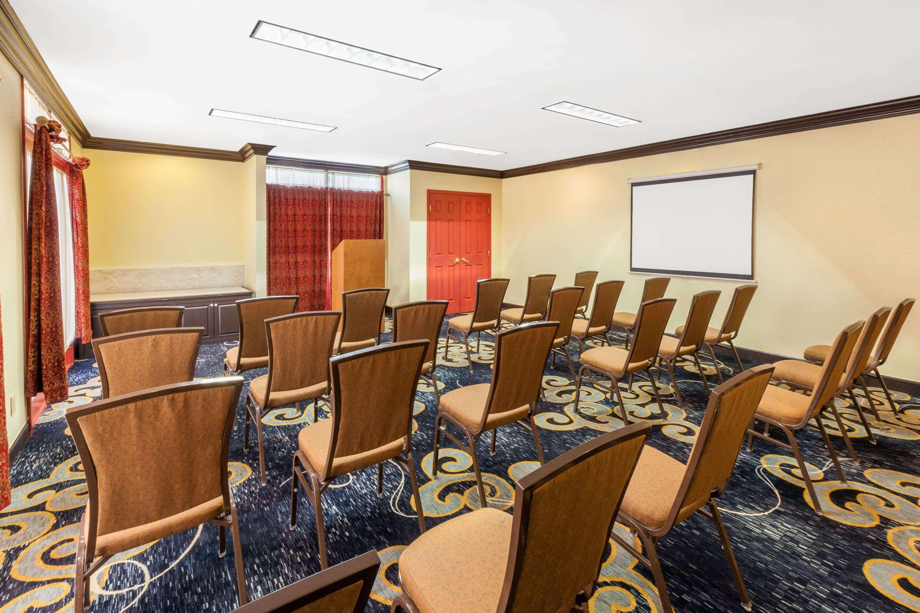 Affordable Suites Of America Detroit-Warren Exteriör bild
