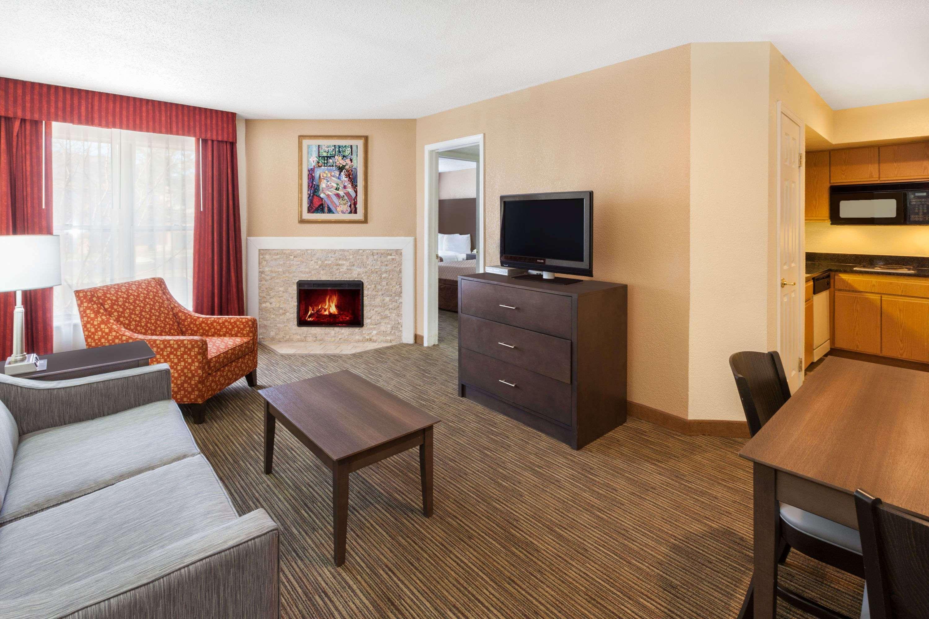Affordable Suites Of America Detroit-Warren Exteriör bild