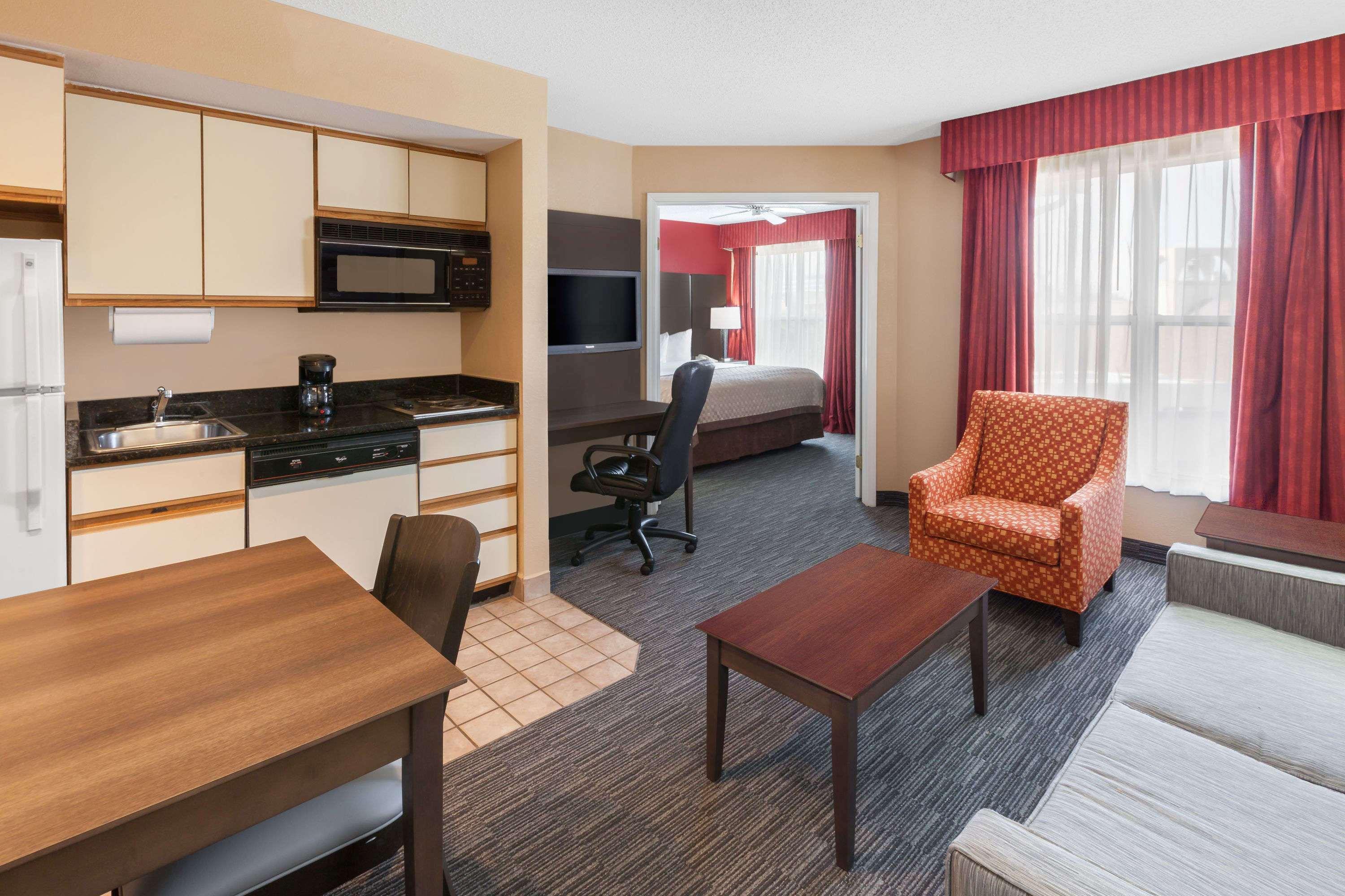 Affordable Suites Of America Detroit-Warren Exteriör bild